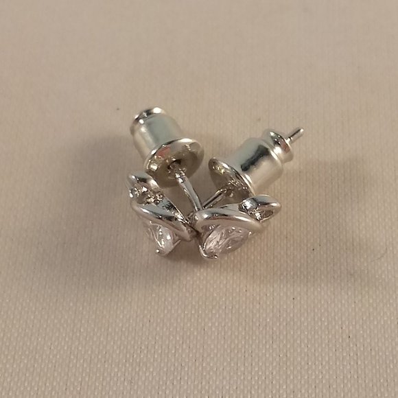 Silver Plated Small Heart Flower Diamond Zircon Stud Earrings Party Gift - Picture 6 of 7